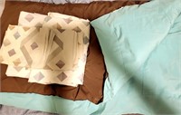 Comforter and Sheet Set Full/Queen