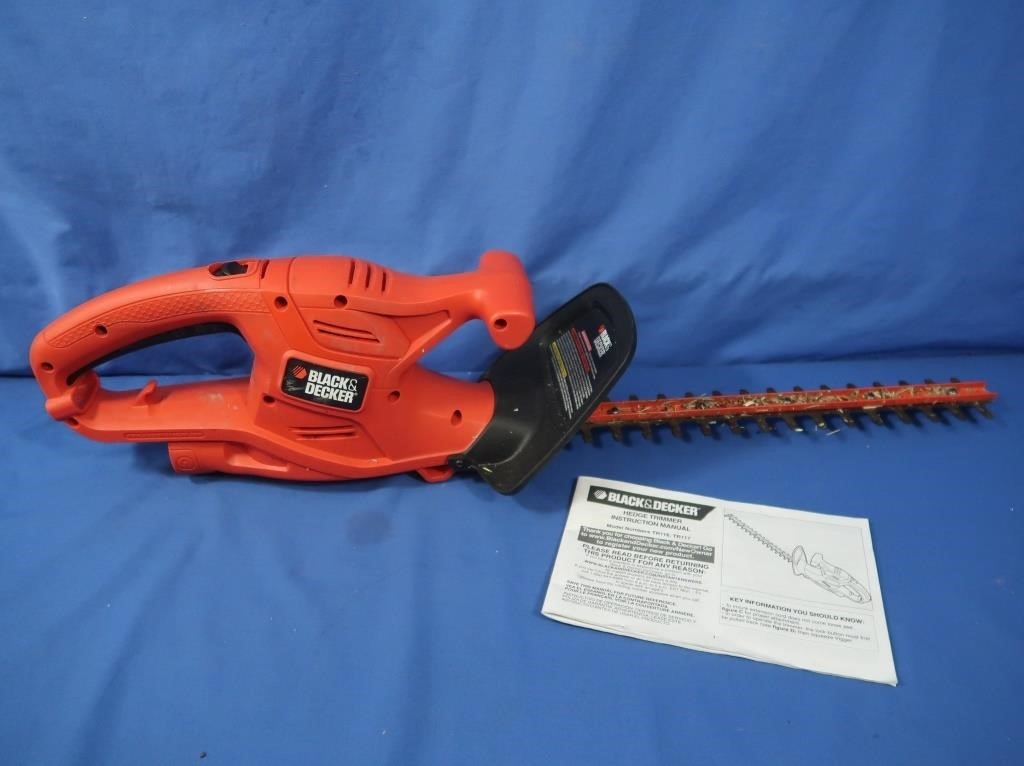 Black & Decker 17" Electric Hedge Clippers TR117