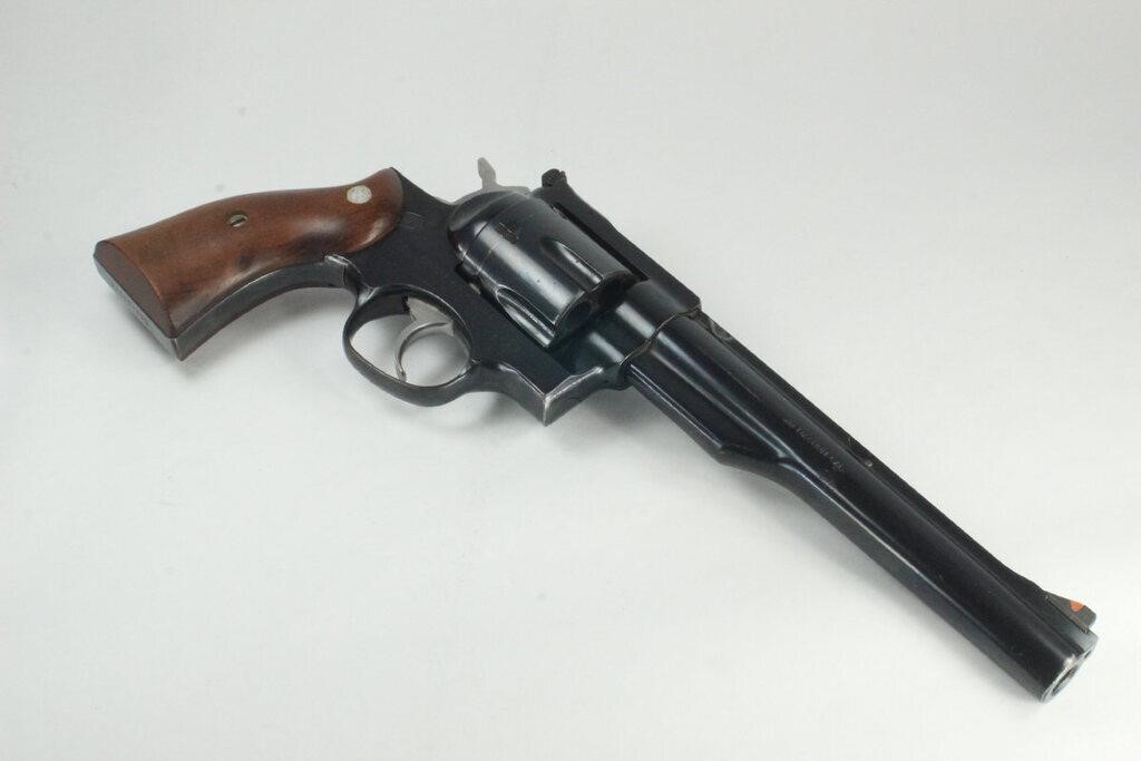 RUGER REDHAWK 44 MAG DOUBLE ACTION REVOLVER