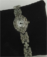 VINTAGE SILVER TONE PEARLIZED FACE WACTH