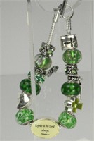 SILVER TONE AND GREEN ART GLASS BEAD BRACELET