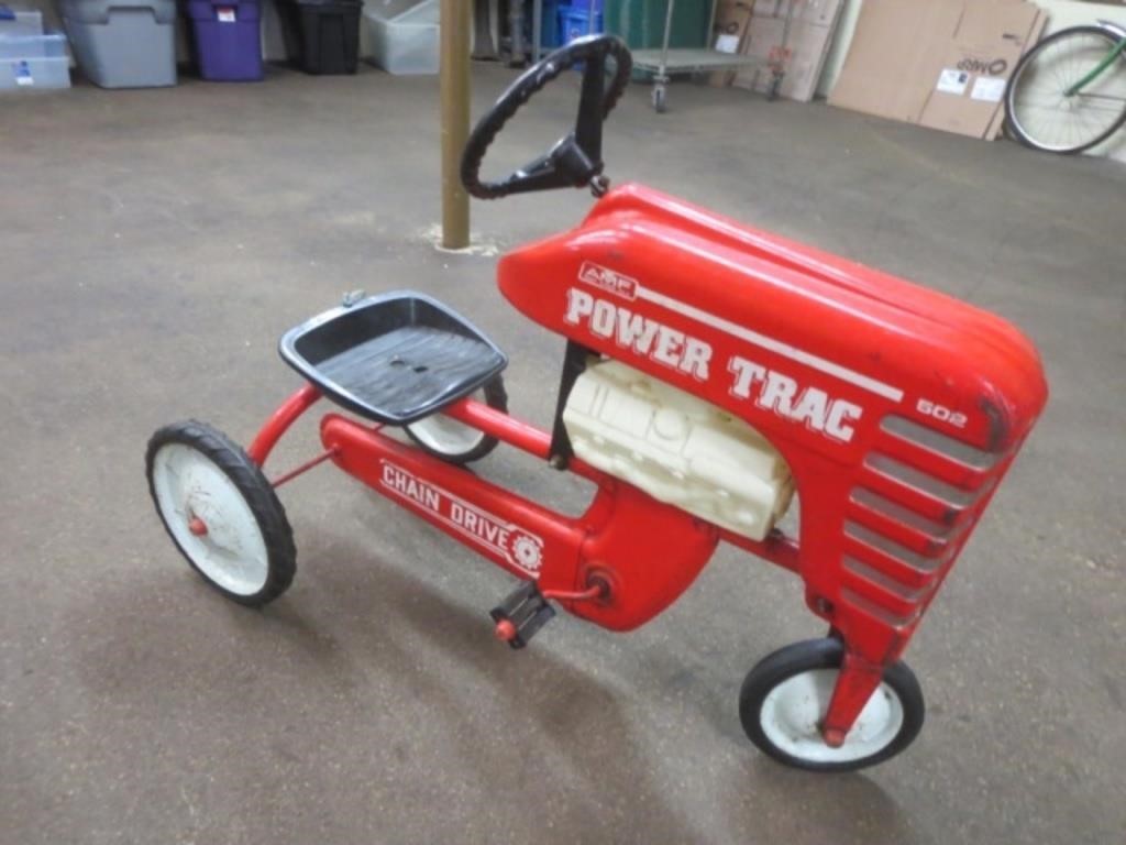 ~LPO* AMF Power Trac Child's Riding Tractor ( Does