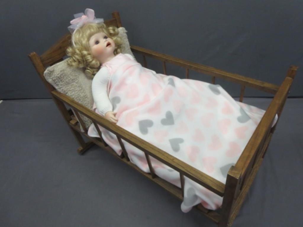~LPO* Wooden Crib & Doll