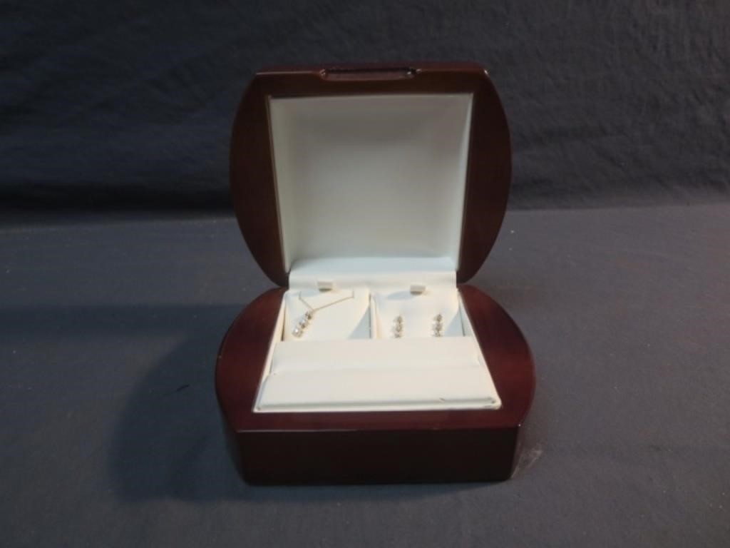 14K Gold Necklace & Earrings 1.9g w/Diamonds