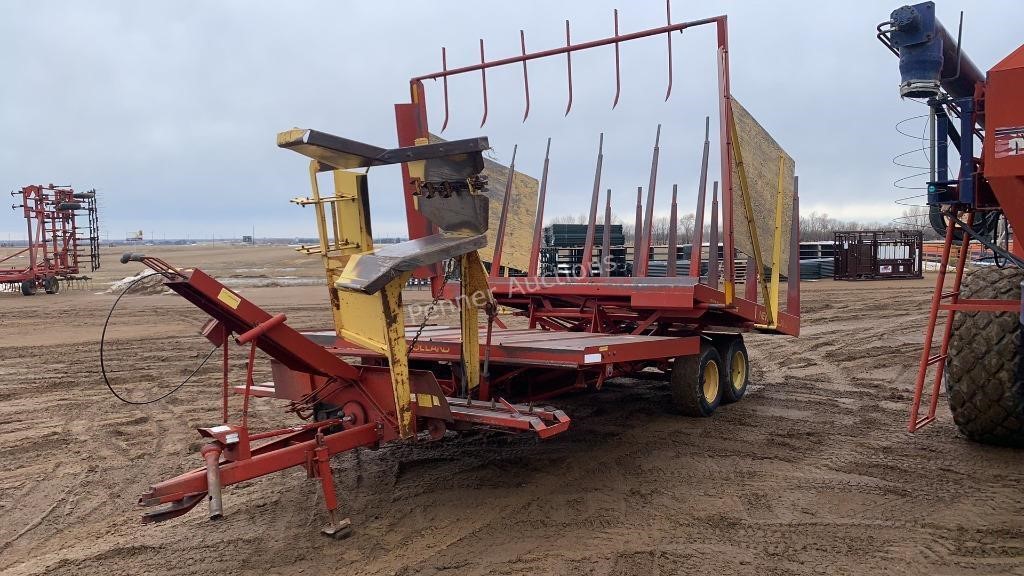 New Holland 1033 Stalkliner Square Bale Picker