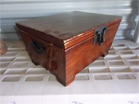 larger footed wood box