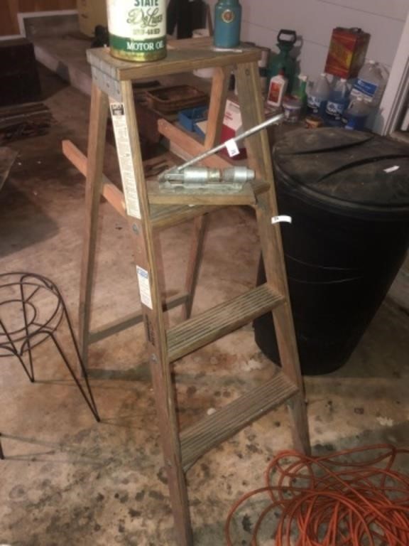 4' Wood Step Ladder