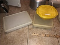 Tupperware Containers & Lids (3)