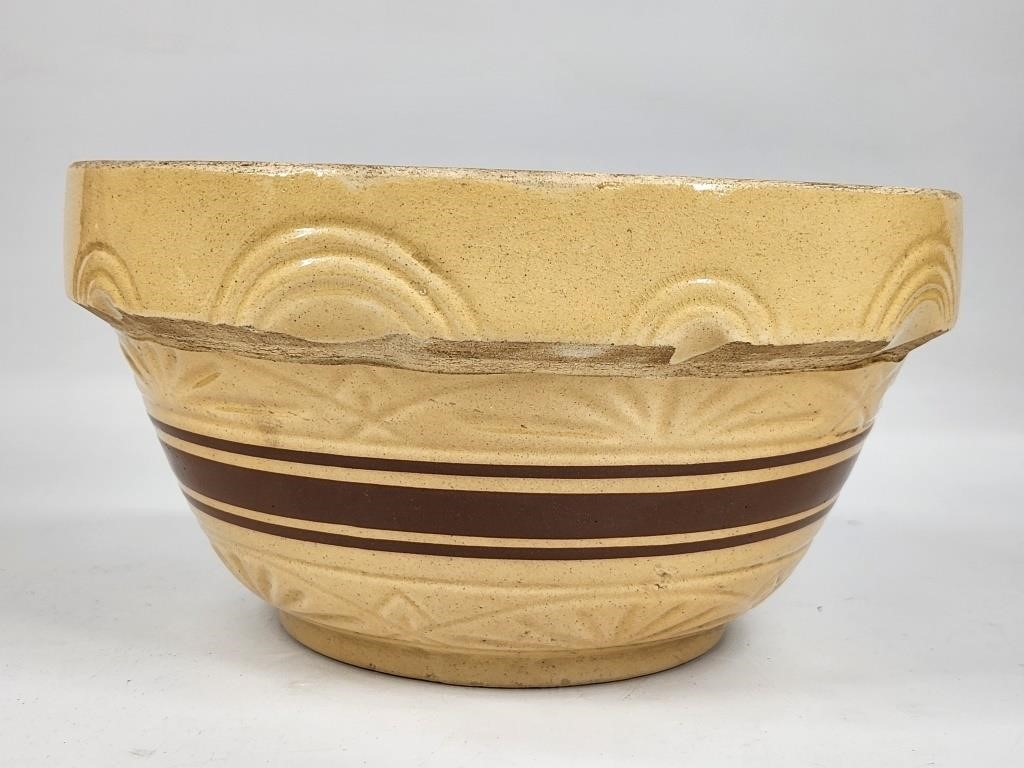 ANTIQUE BROWN BANDED YELLOWWARE BOWL