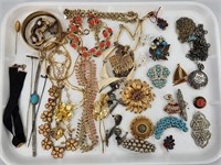 ASSORTED LOT OF COSTUME JEWELRY