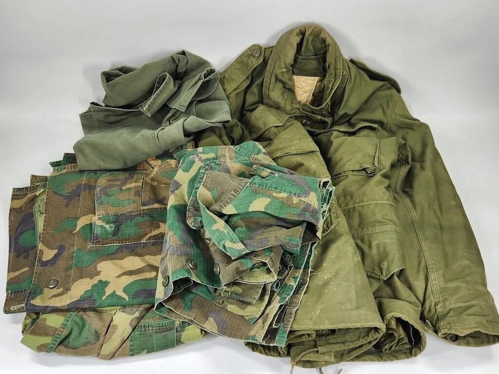 ASSORTED LOT OF MILITARY CLOTHING