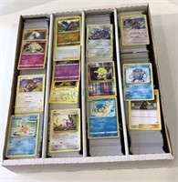 Pokémon cards - 3200 count box full of Pokémon