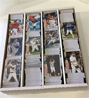 Sports cards - 3200 count box of 2018 Topps MLB