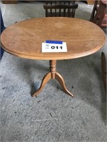 OVAL OCCASIONAL TABLE
