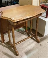 Accent side table in oak wood with one drawer