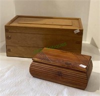 Wooden dresser boxes includes a handmade