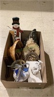 Box of nice household display items includes a