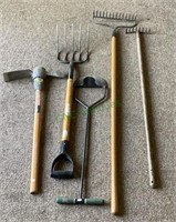 Five piece garden/yard tools includes