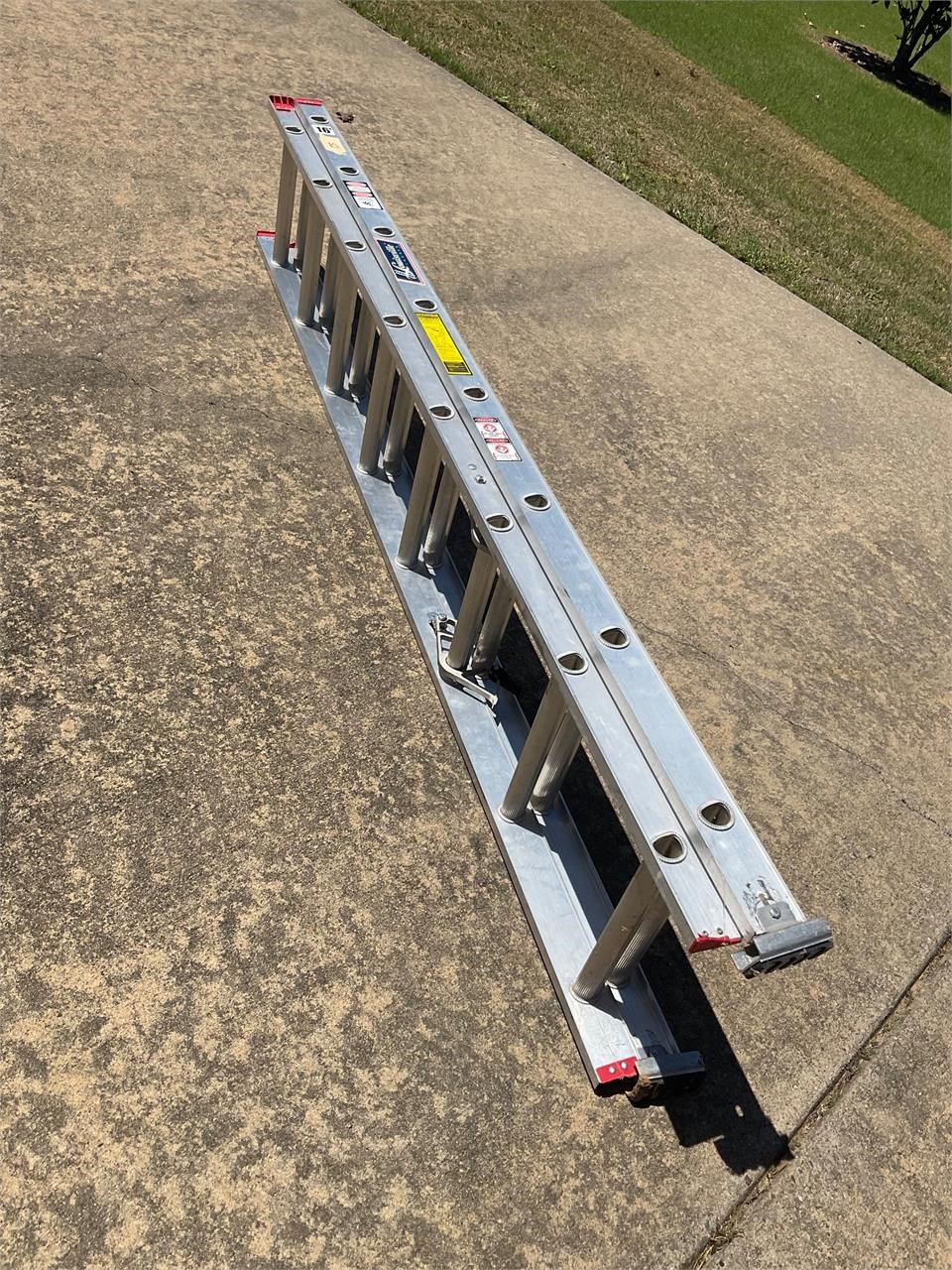 Louisville 16 ft aluminum ext ladder