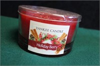 BN Yankee Candle Holiday Berry