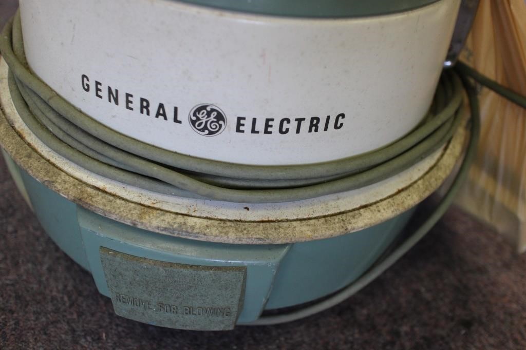 General Electric Vacuum Cleaner