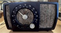13x7x7.5" Vintage Zenith radio untested