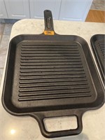 LODGE CAST IRON GRIDDLE PAN