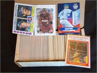 400 count box of mixed sports cards
