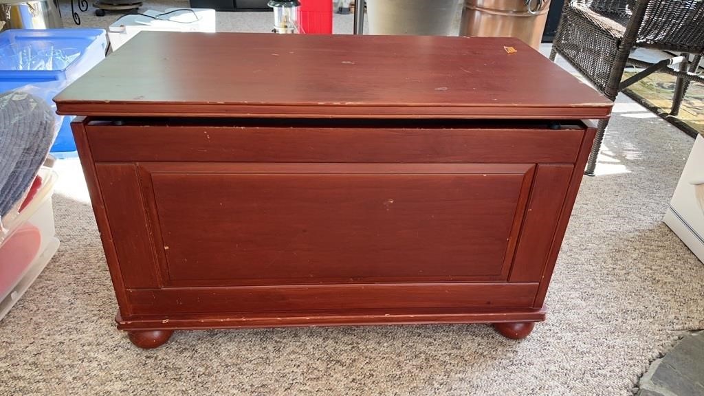 CEDAR LINED PAINTED BLANKET CHEST
