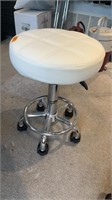 ROLLING APHOLSTERED VANITY STOOL