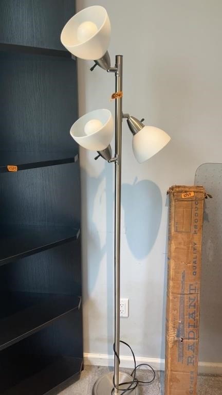 3 LIGHT ADJUSTABLE CHROME FLOOR LAMP