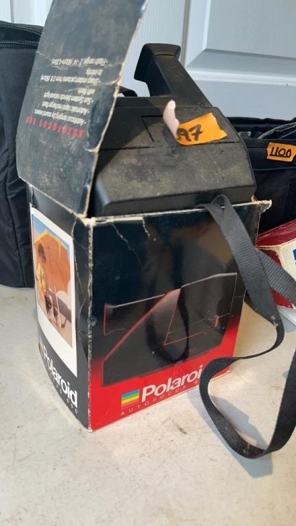 POLAROID SUN 660 W/ORIGINAL BOX