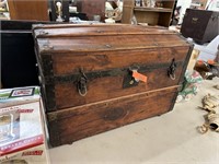 ANTIQUE HUMPBACK CHEST / TRUNK WELL MADE