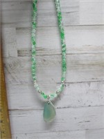 GREEN POLISHED AGATE NECKLACE