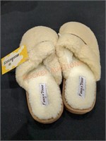 Slippers Size medium 7-8