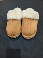Slippers Size Unknown