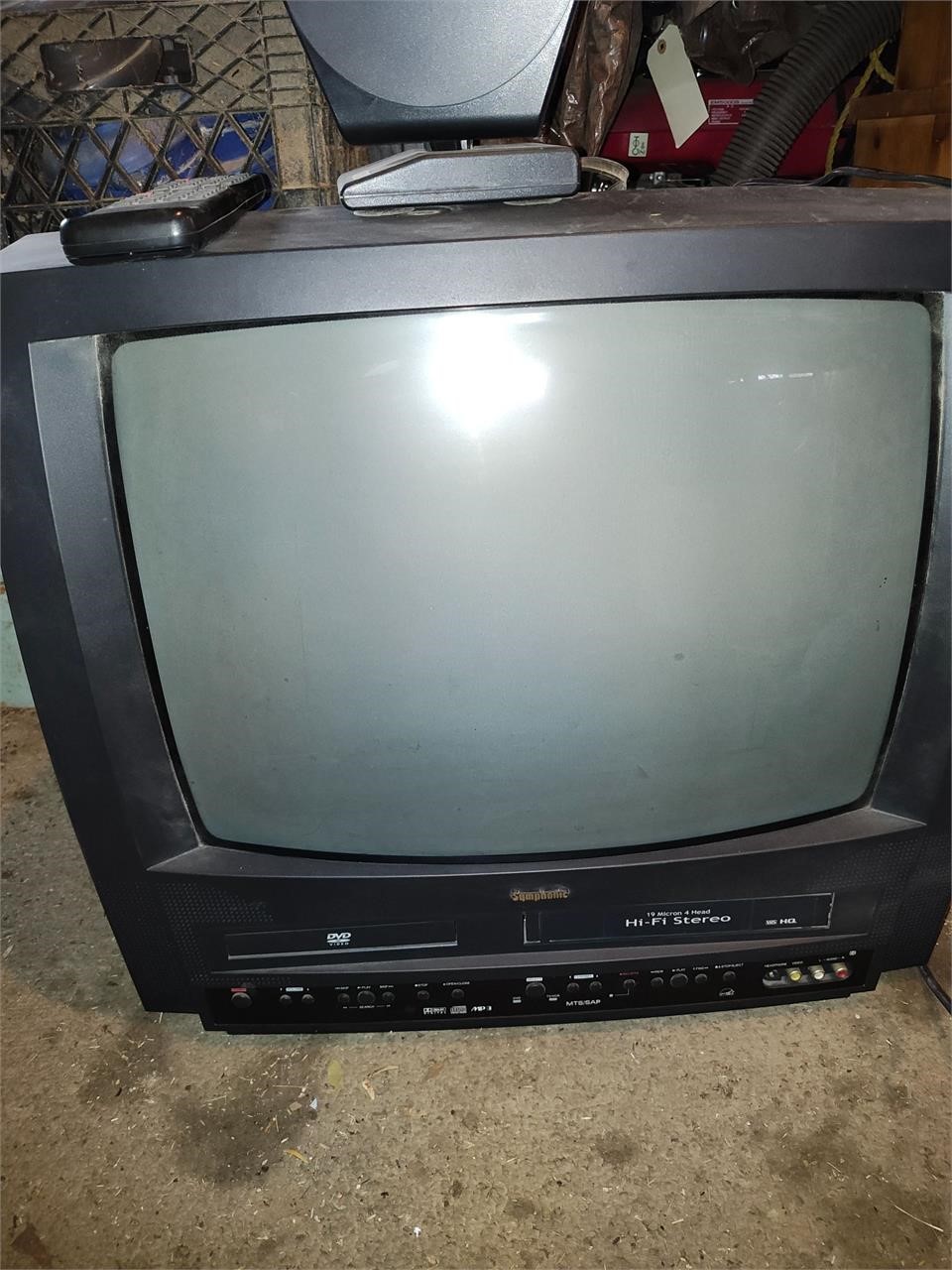 Older TV with DVD player. Working