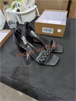 Women's 8.5 black heels