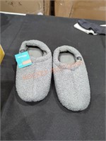 Memory foam shock orbsorbant size 10.5 slippers