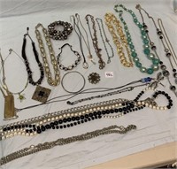 Vintage Costume Jewelry Chains & Bracelets Lot