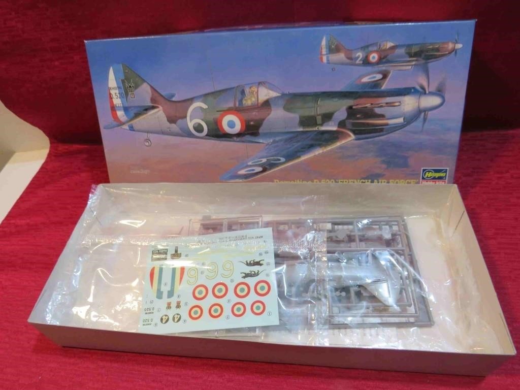 WWII Dewoitwe French Air Force 1:72 Model Kit
