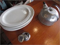 lock w/key,teapot & plates