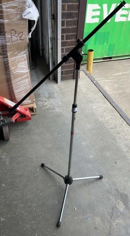 Collapsible boom microphone stand