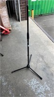 Collapsible microphone stand