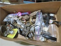 BOX OF VINTAGE ESTATE WATCHES