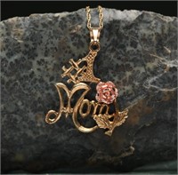 10K Gold 'Mom' Pendant & Chain 1.77g