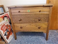 Antique chest of drawers
wish bone arms, mirror