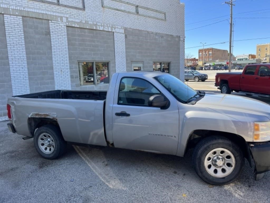 2007 CHEVY 1500 2 WD RUNS HAS ELECTRICAL ISSUE