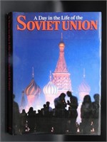 1987 A DAY IN THE LIFE OF THE SOVIET UNION BOOK