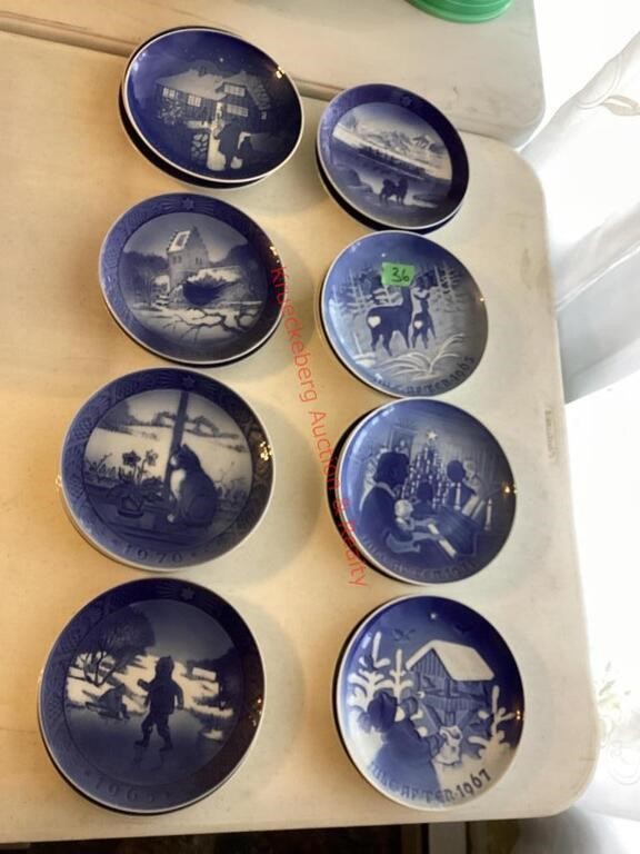 20 Collectors China Plates W/ Rubbermaid Tote